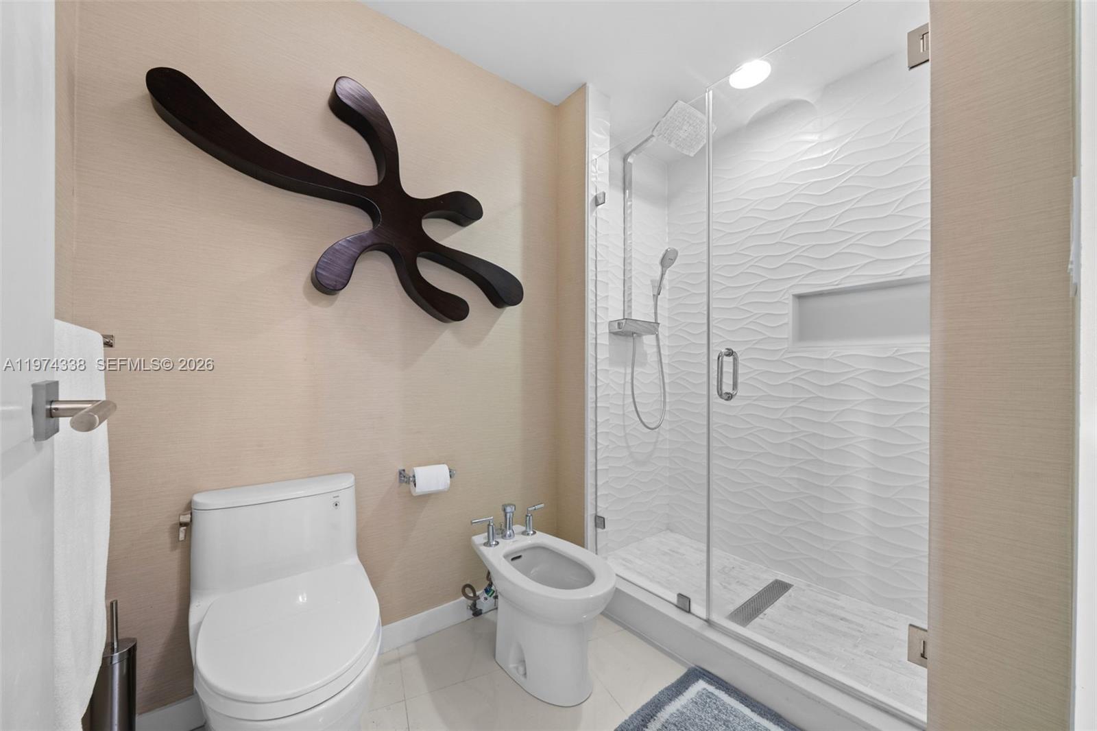 MAJESTIC TOWER - Residential