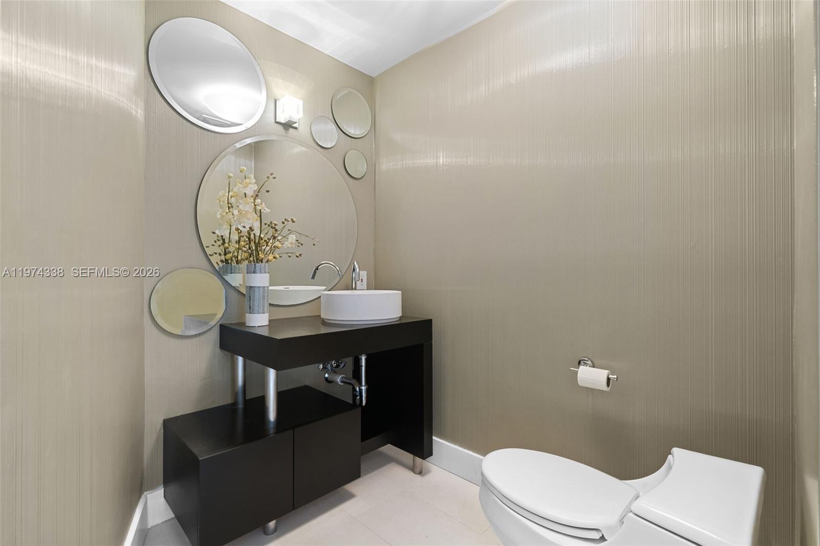 MAJESTIC TOWER - Residential