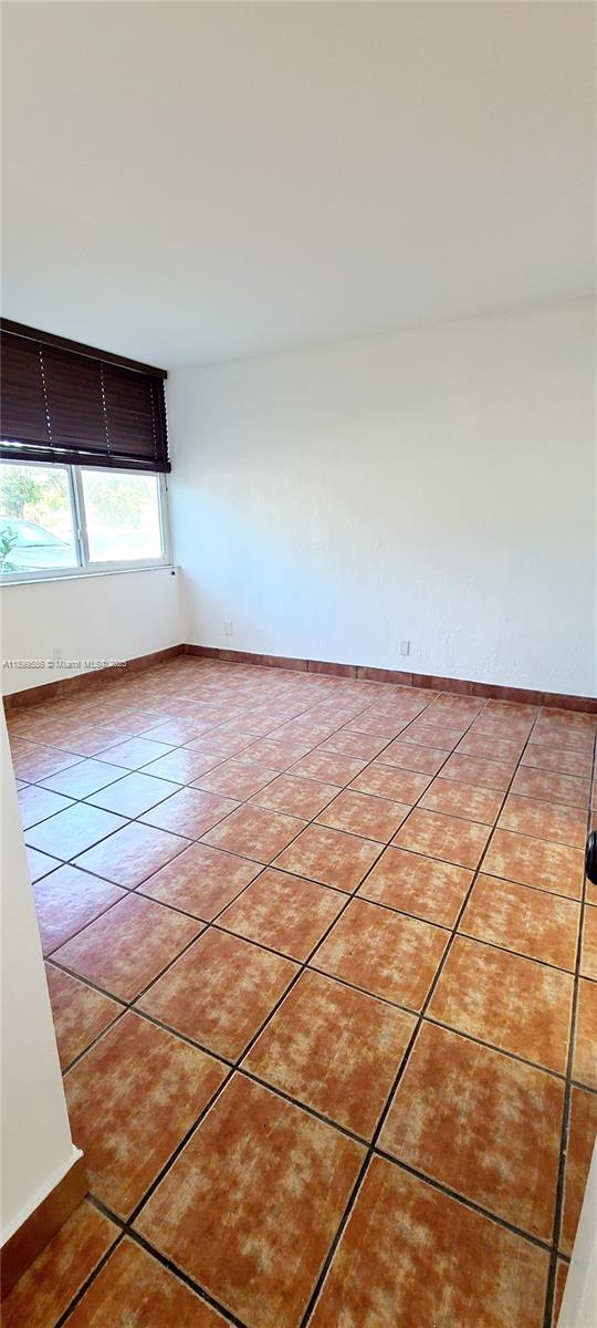 LIVE OAK CONDOMINIUM TWO - Residential