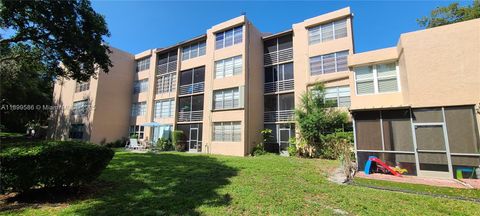 9410 Live Oak Pl 109 Davie FL 33324