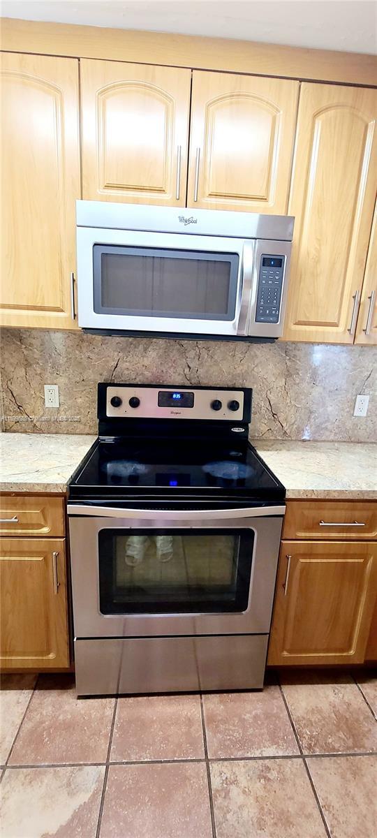 LIVE OAK CONDOMINIUM TWO - Residential