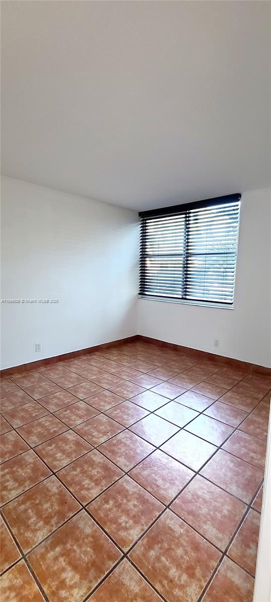 LIVE OAK CONDOMINIUM TWO - Residential