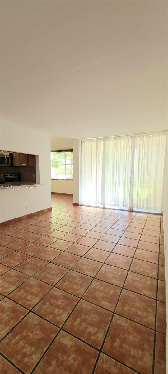 LIVE OAK CONDOMINIUM TWO - Residential