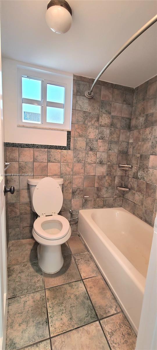 LIVE OAK CONDOMINIUM TWO - Residential
