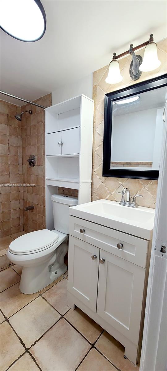 LIVE OAK CONDOMINIUM TWO - Residential