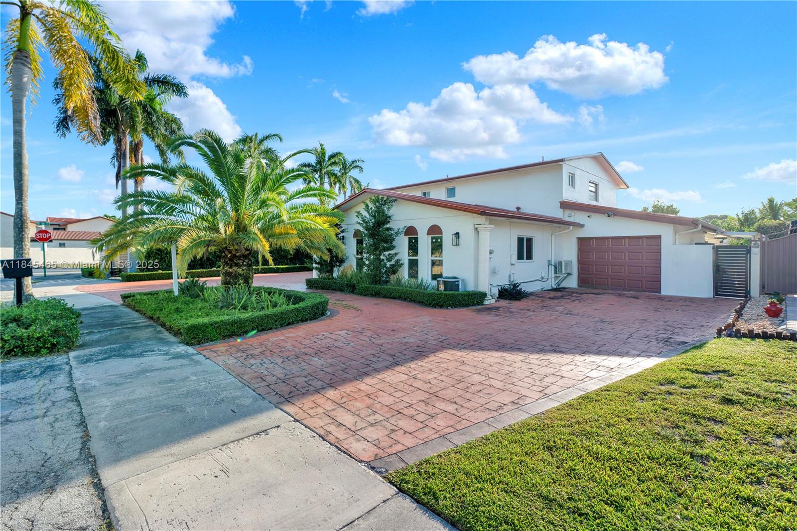 1825 SW 125th CT