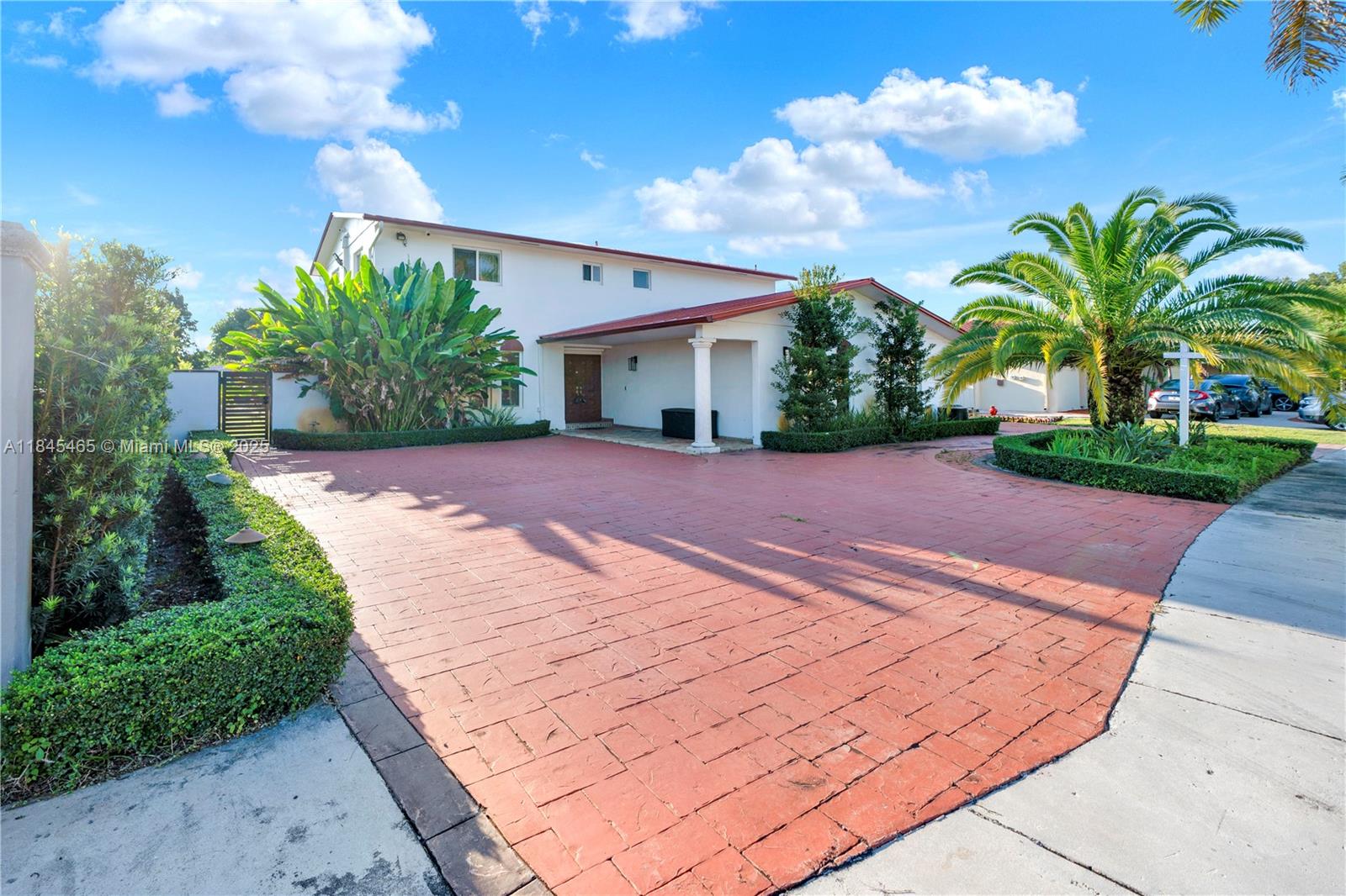 1825 SW 125th CT