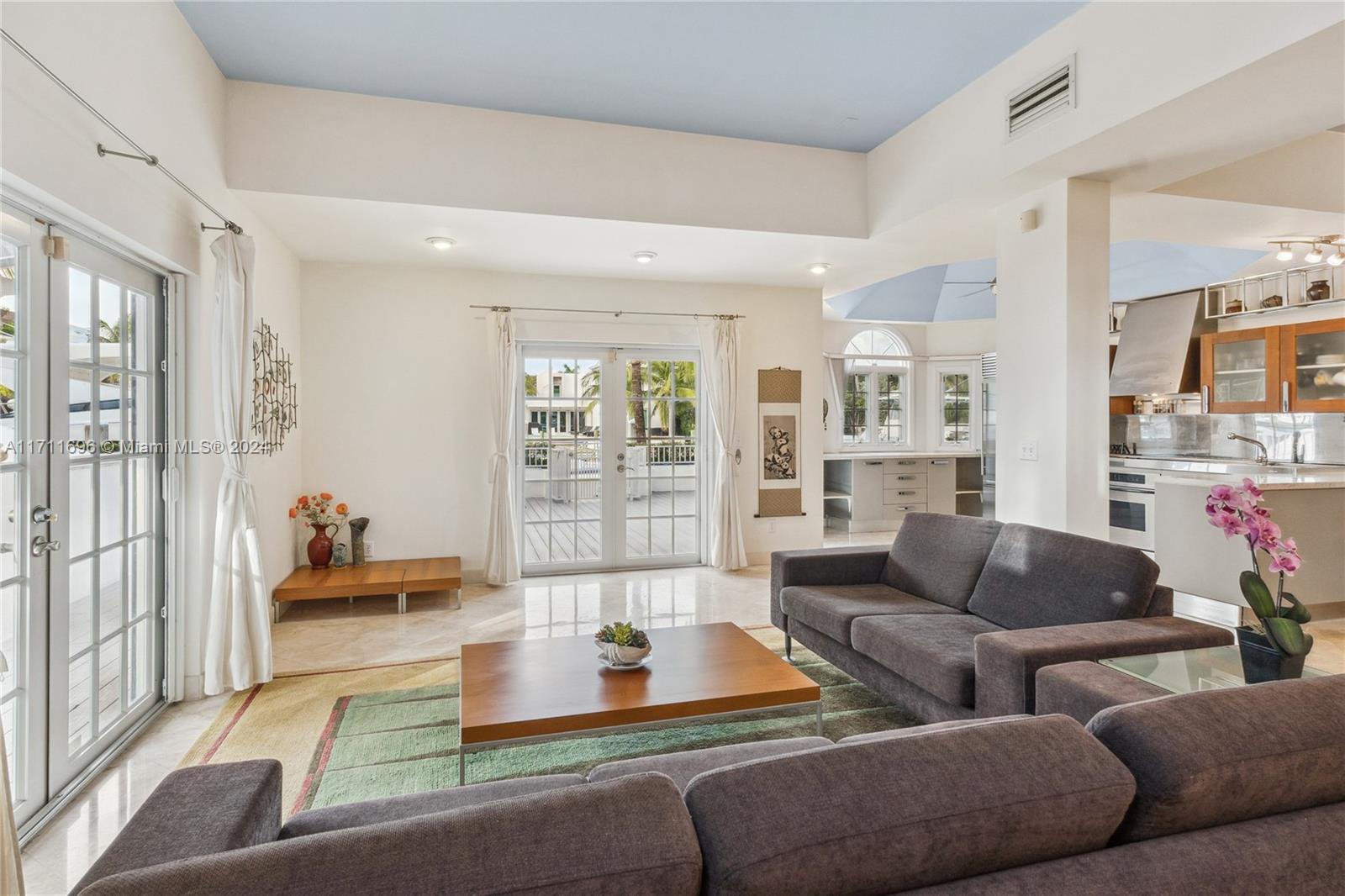 THE THS AT SUNSET HARBOUR - Residential