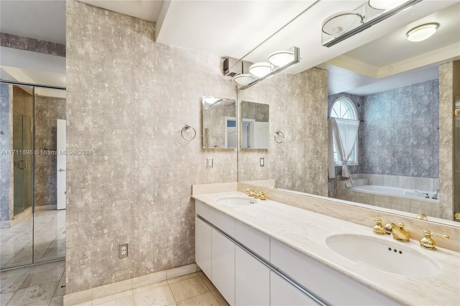 THE THS AT SUNSET HARBOUR - Residential