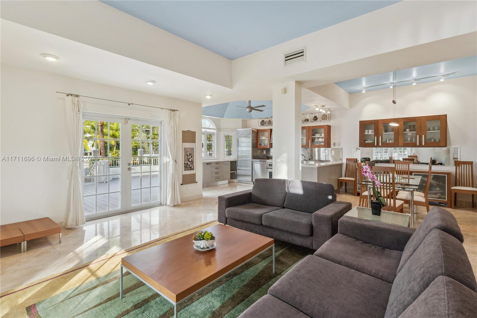 THE THS AT SUNSET HARBOUR - Residential