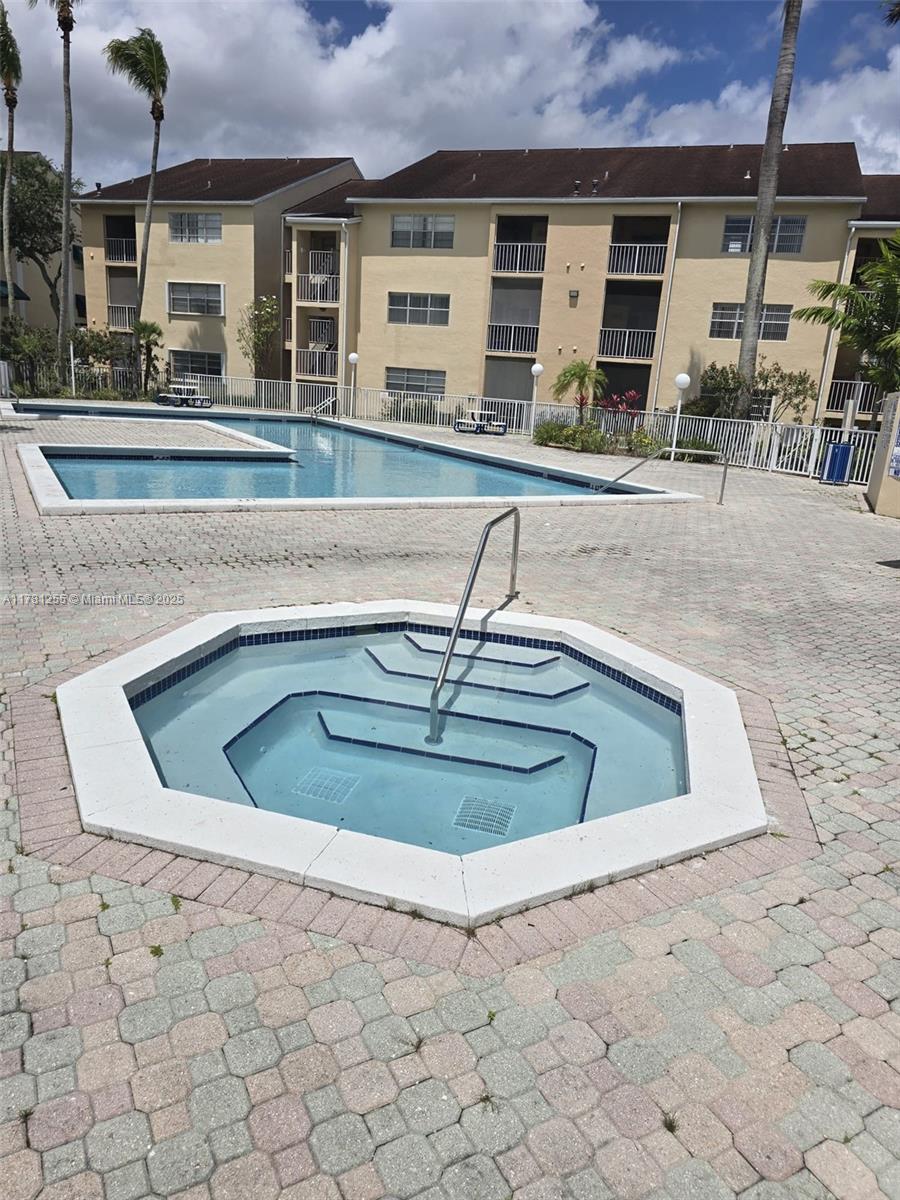 HAMMOCKS TRAILS CONDO - Residential