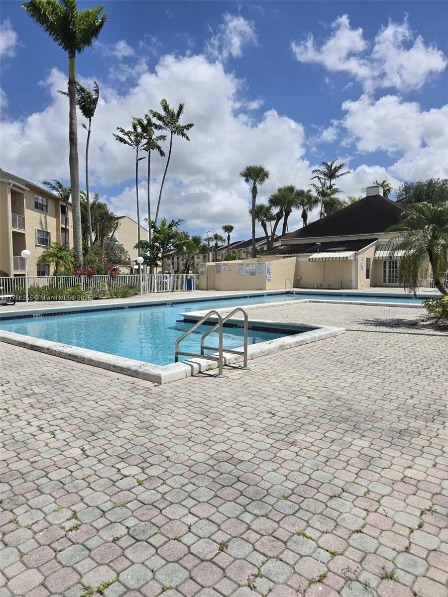 HAMMOCKS TRAILS CONDO - Residential