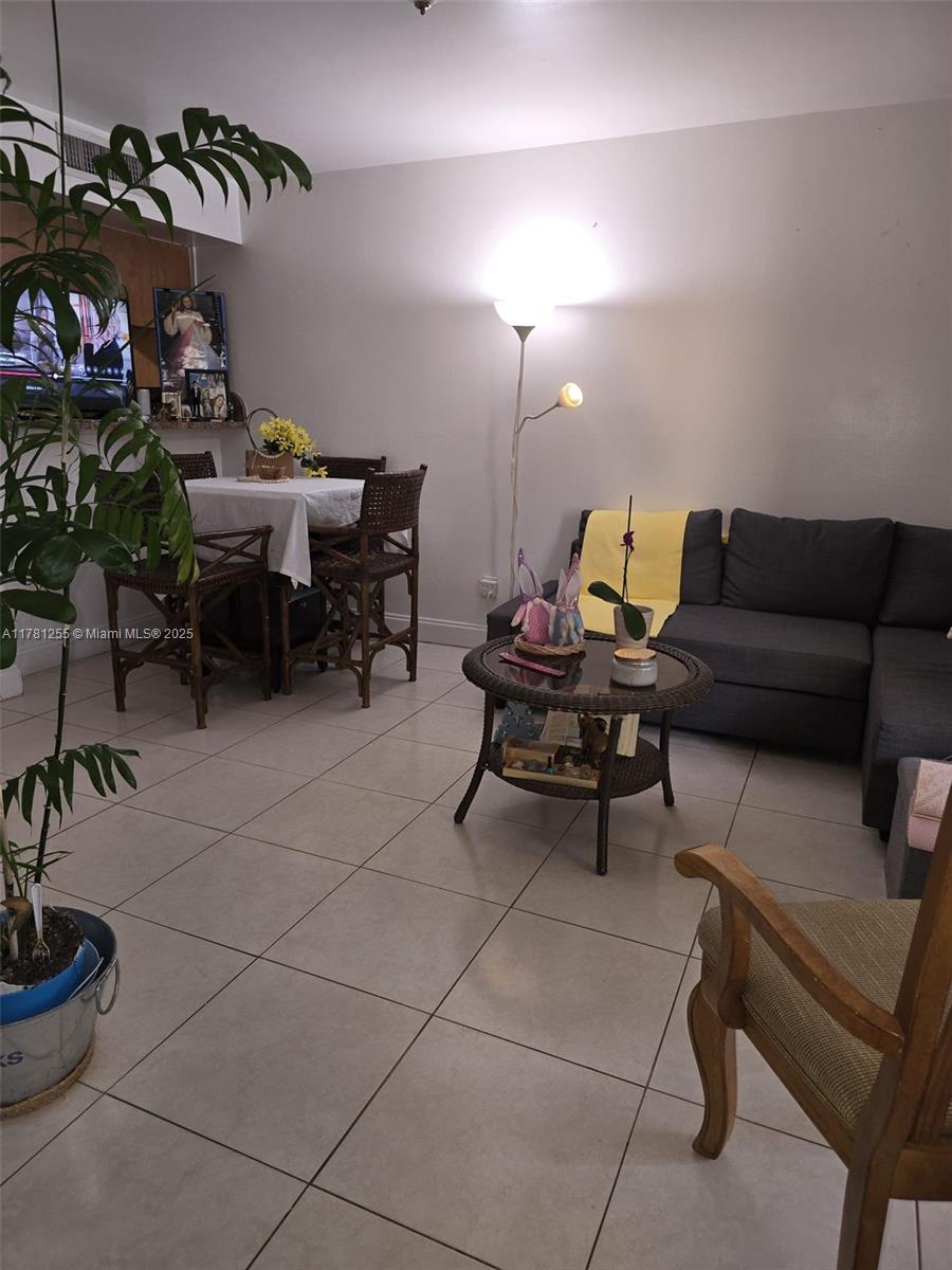 HAMMOCKS TRAILS CONDO - Residential