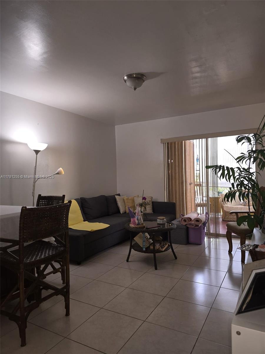 HAMMOCKS TRAILS CONDO - Residential