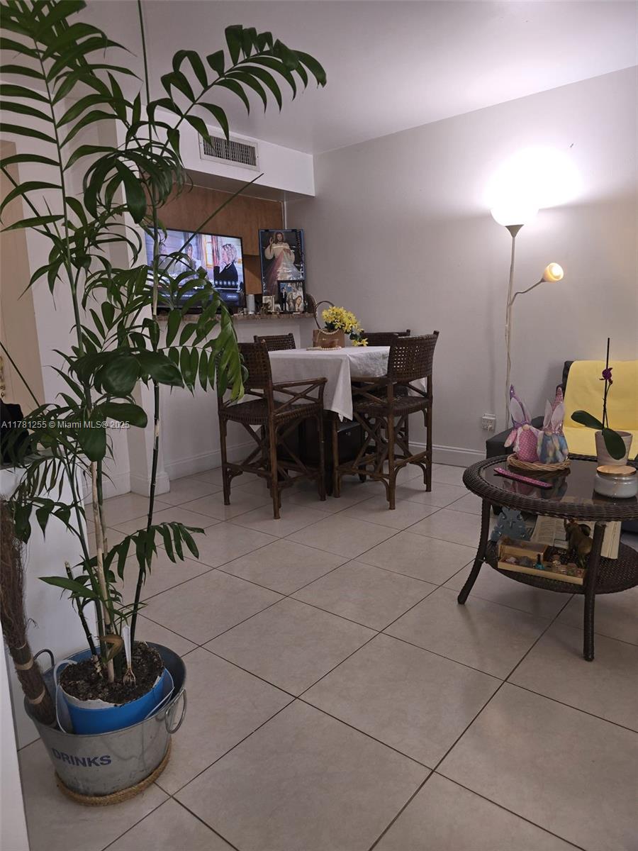 HAMMOCKS TRAILS CONDO - Residential