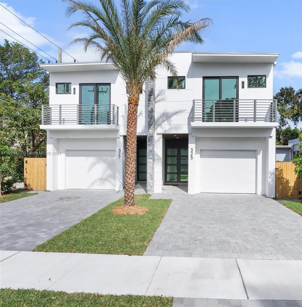 Photo of 325 SW 16th St, Fort Lauderdale, FL 33315 (MLS # A11516470)