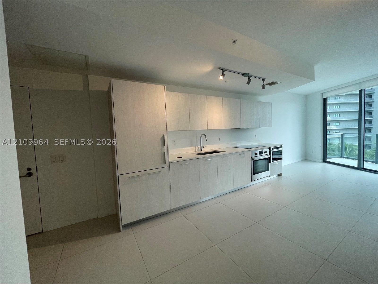 501 NE 31st St 707