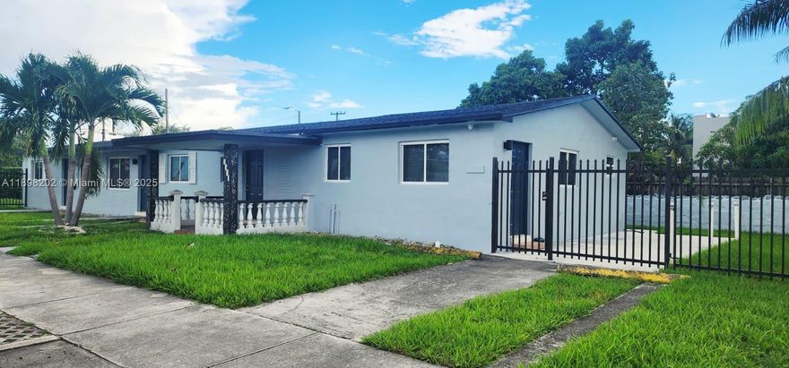 Remodeled 1 bed / 1 bath unit with open kitchen and 2 parking spaces. Marble / ceramic tiles throughout. Washer and dryer on the premises, access to patio.  Centrally located with easy access to major highways and public transportation. Electricity and water included in the rental payment.