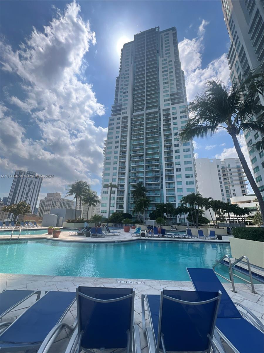 VIZCAYNE SOUTH CONDO - Residential
