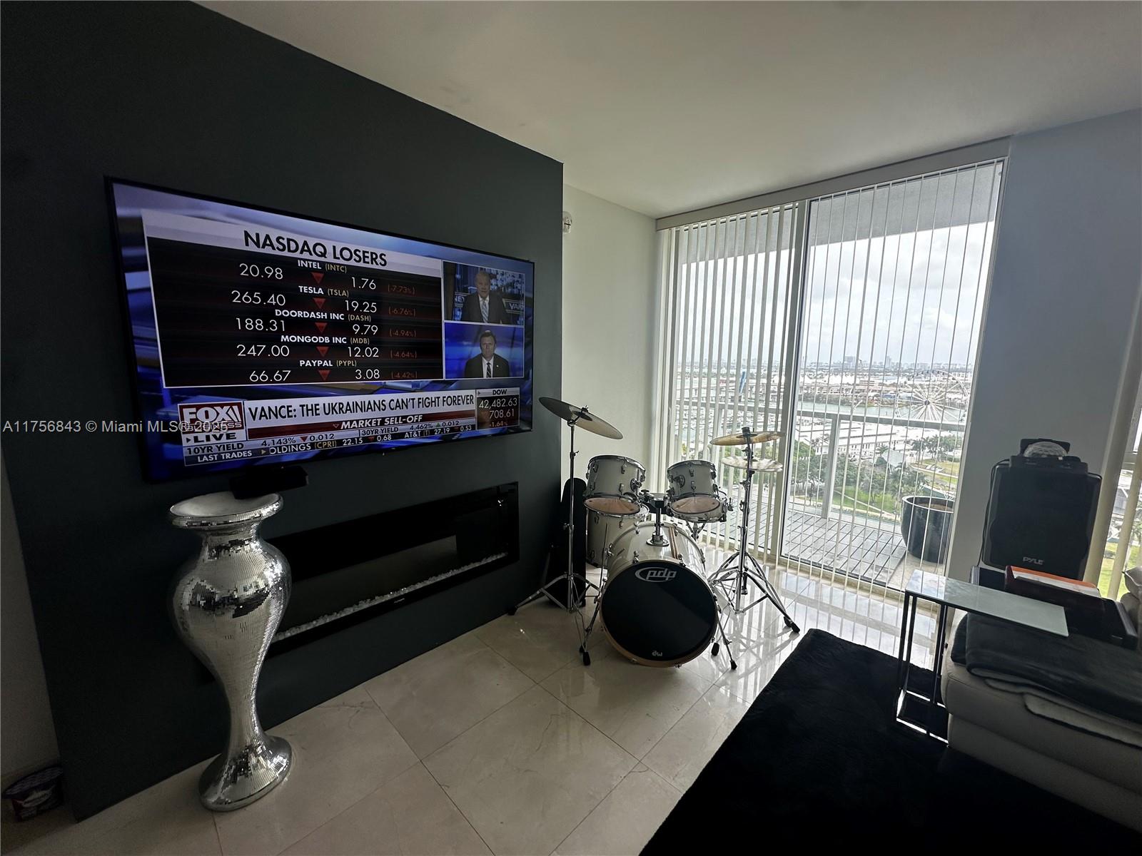 VIZCAYNE SOUTH CONDO - Residential