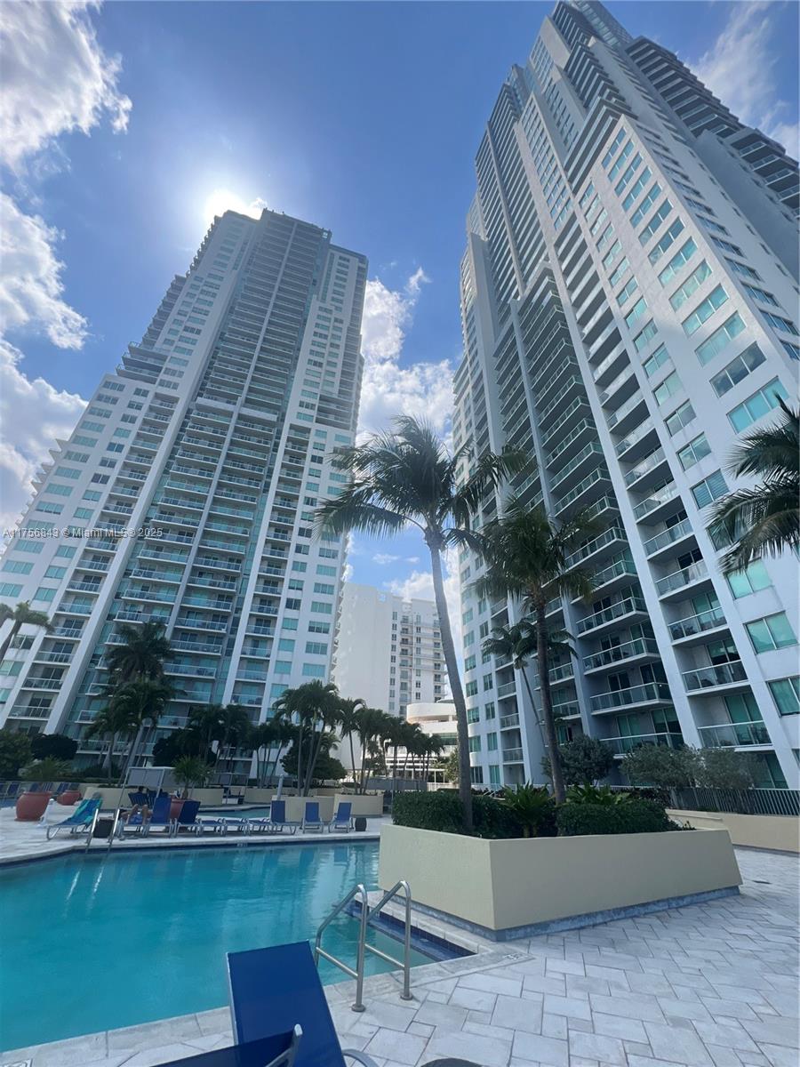 VIZCAYNE SOUTH CONDO - Residential