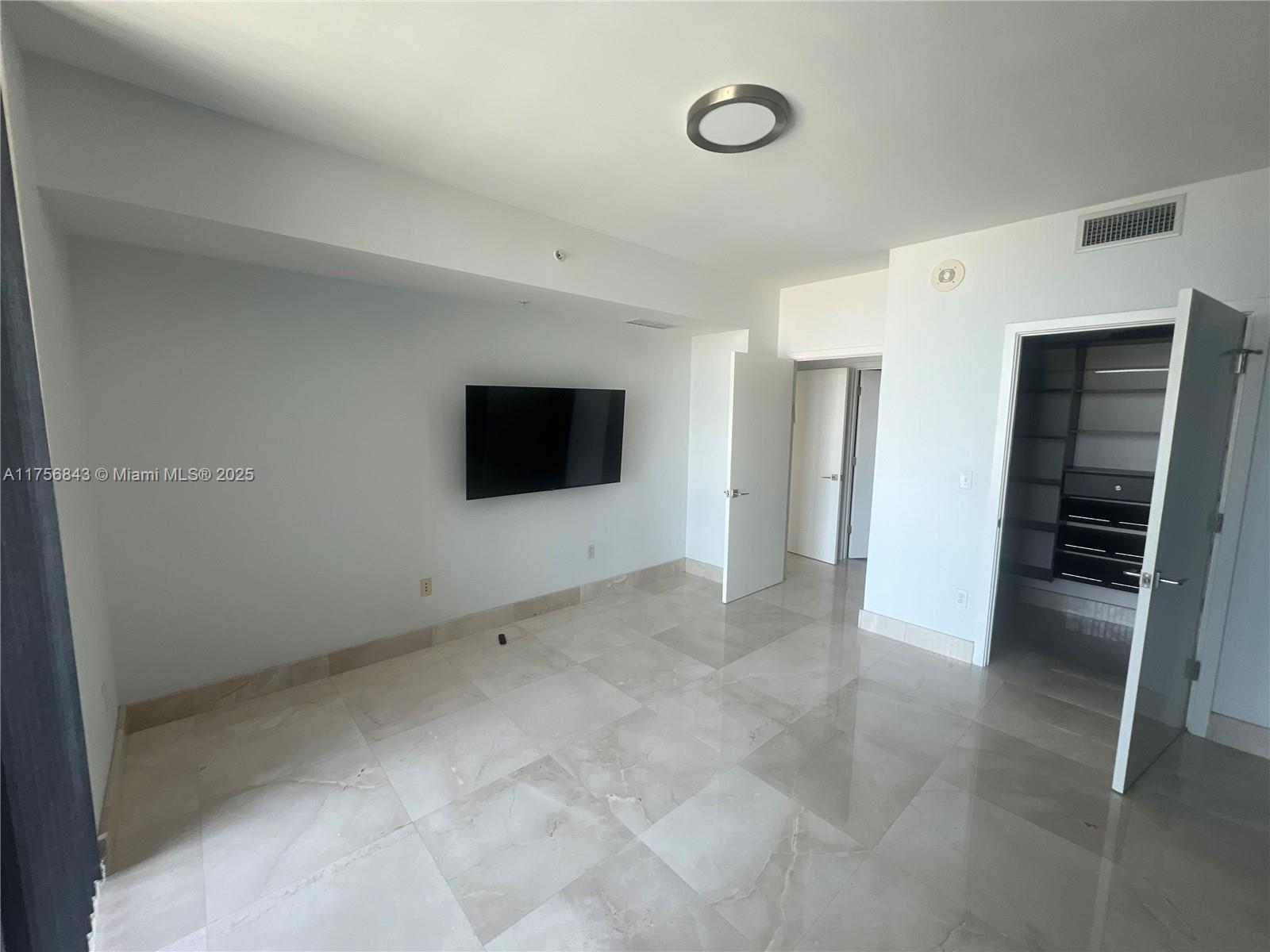 VIZCAYNE SOUTH CONDO - Residential