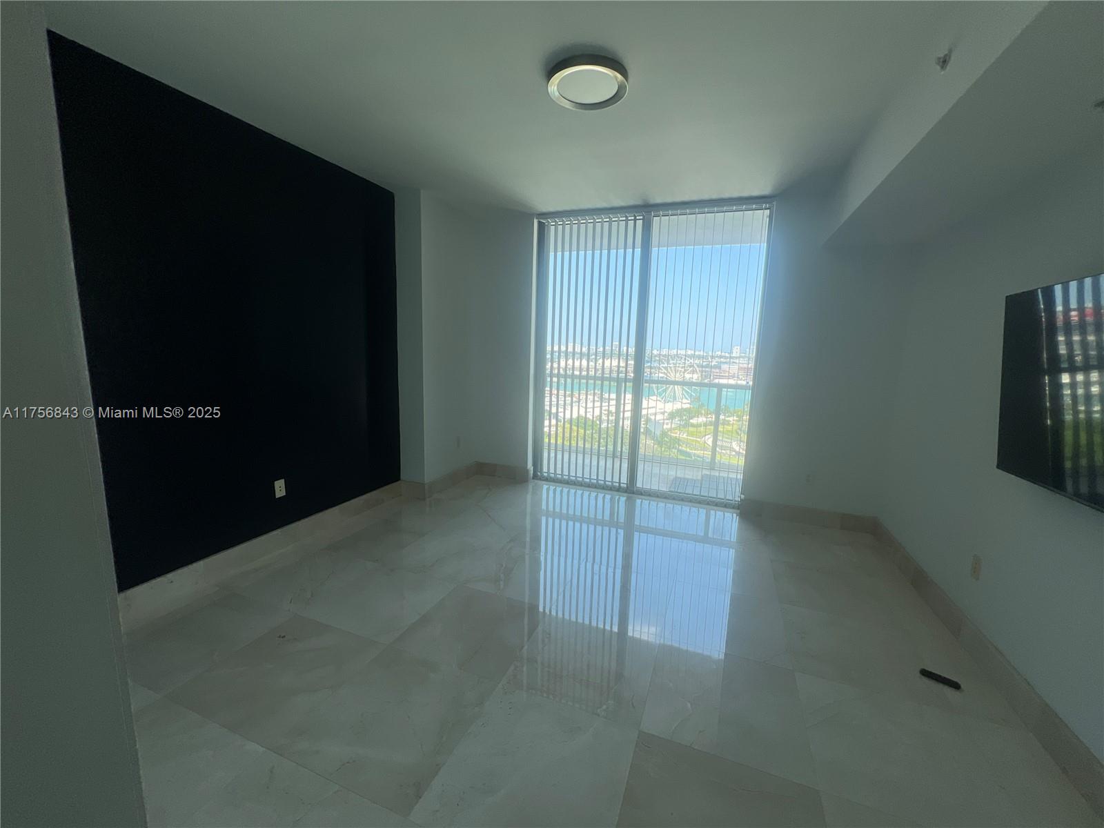 VIZCAYNE SOUTH CONDO - Residential