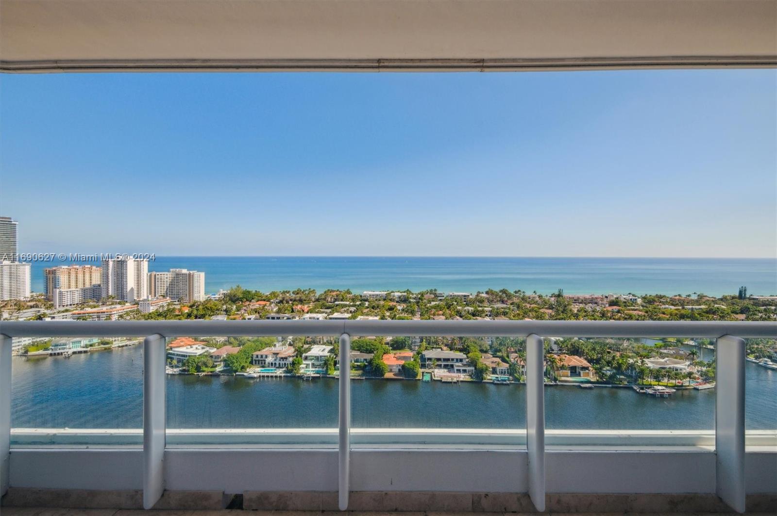 Property for Sale at 21150 Point Pl 2806, Aventura, Miami-Dade County, Florida - Bedrooms: 3 
Bathrooms: 3  - $1,899,000