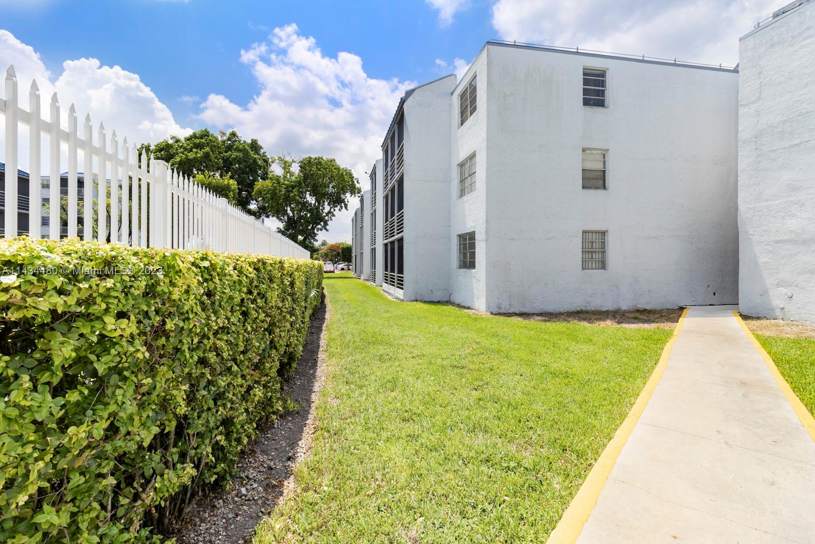 EL CONQUISTADOR SOUTH CON - Residential Lease