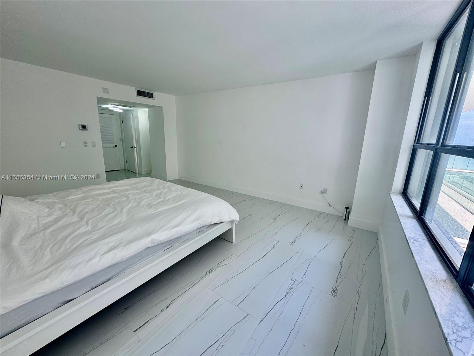 BALMORAL CONDO - Residential Lease