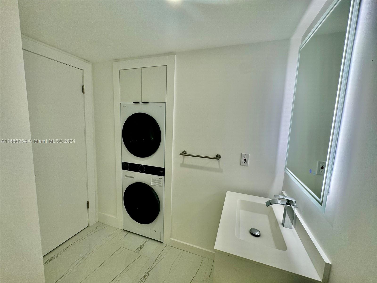 BALMORAL CONDO - Residential Lease