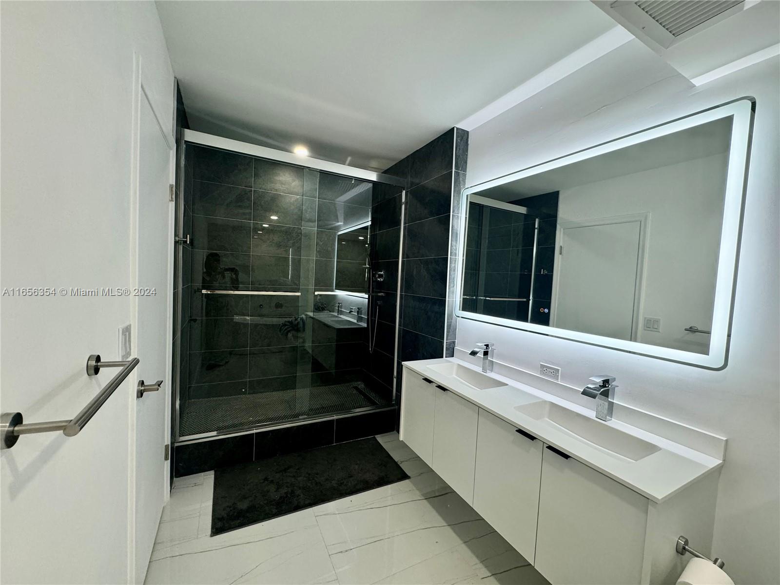 BALMORAL CONDO - Residential Lease