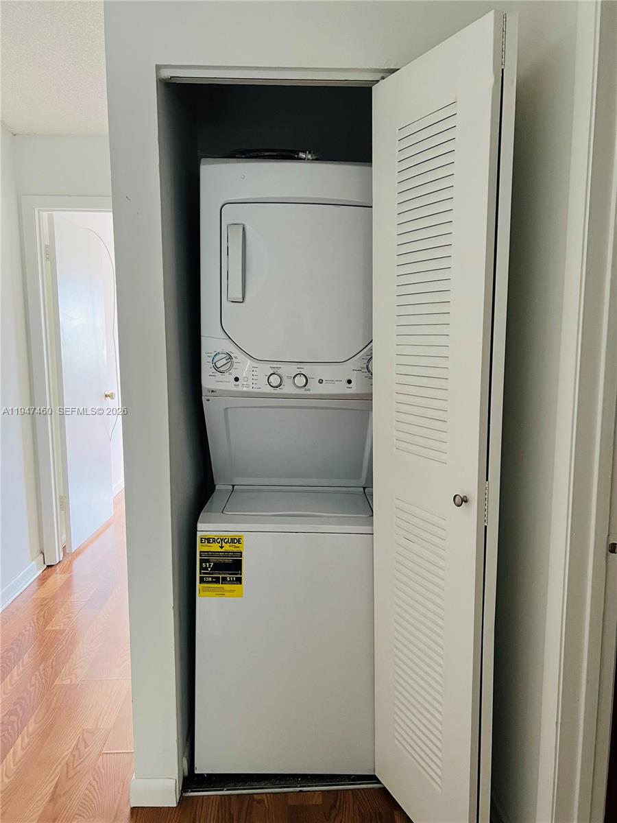 VILLAS AT LAKEVIEW CONDO - Residential