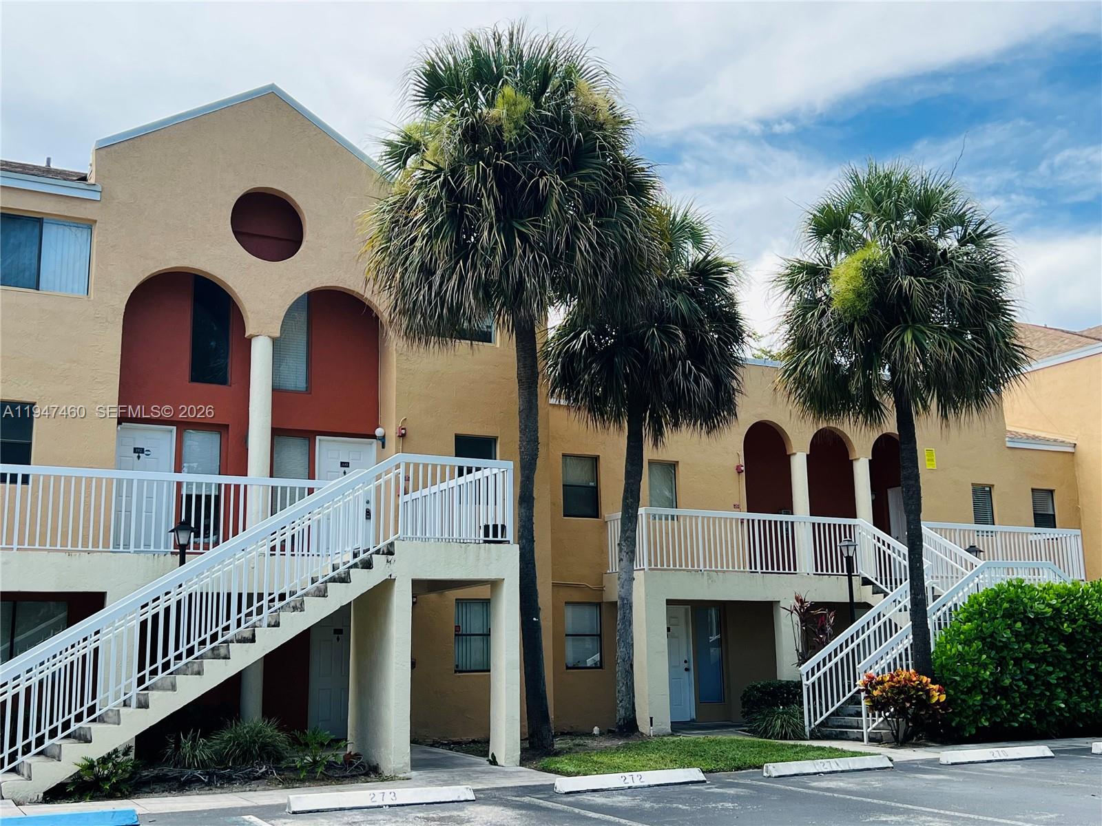 VILLAS AT LAKEVIEW CONDO - Residential