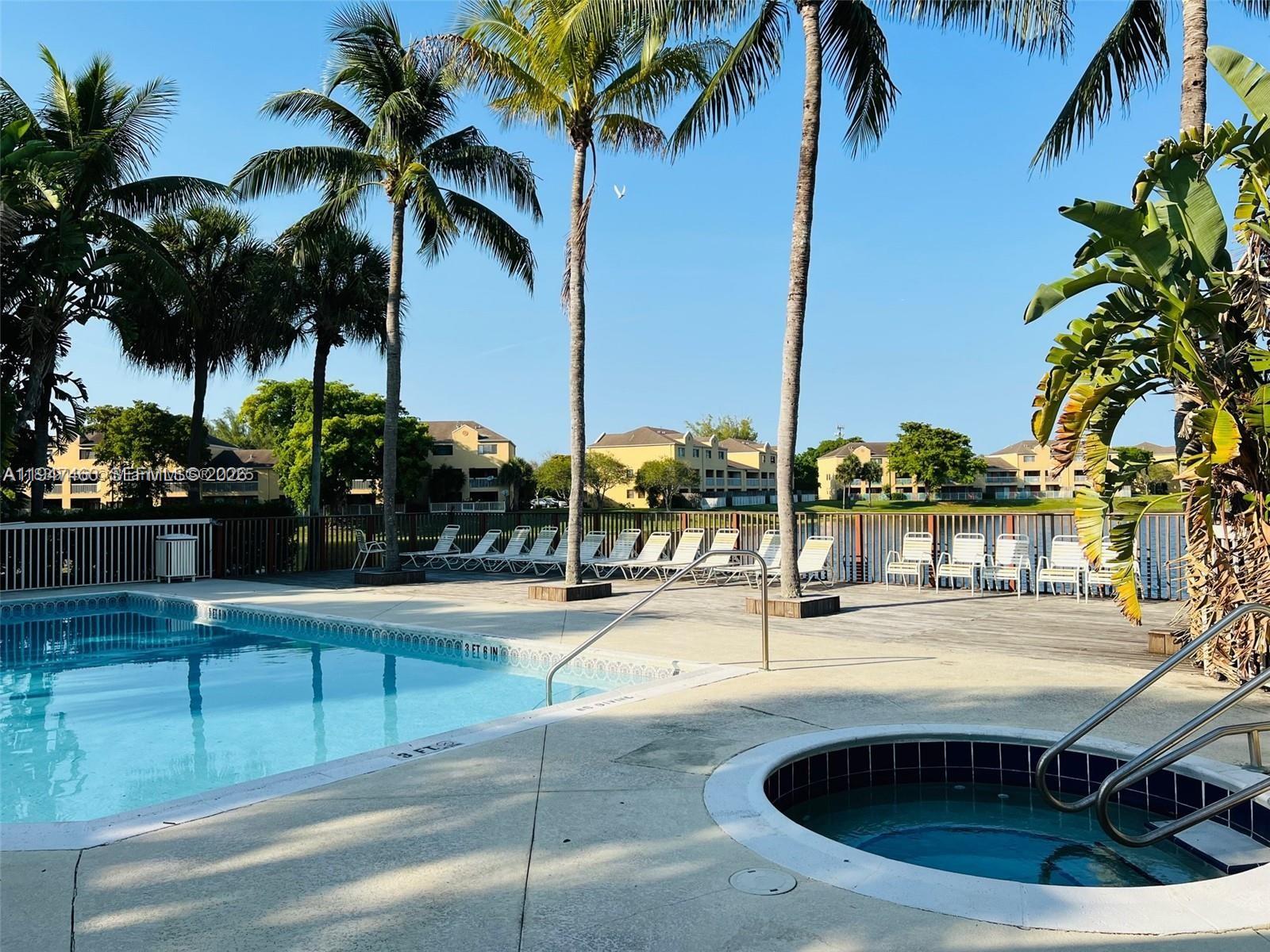 VILLAS AT LAKEVIEW CONDO - Residential