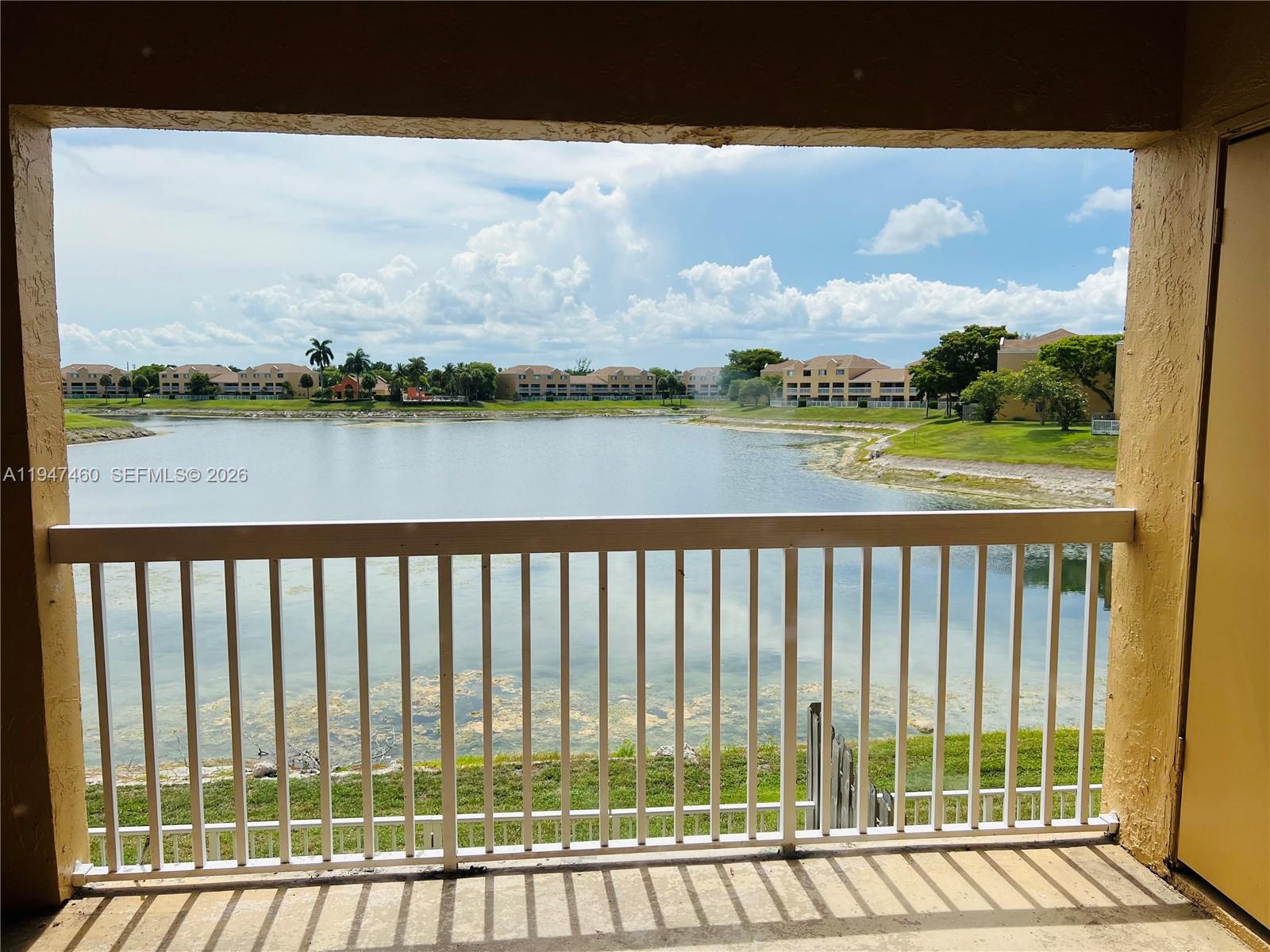 VILLAS AT LAKEVIEW CONDO - Residential