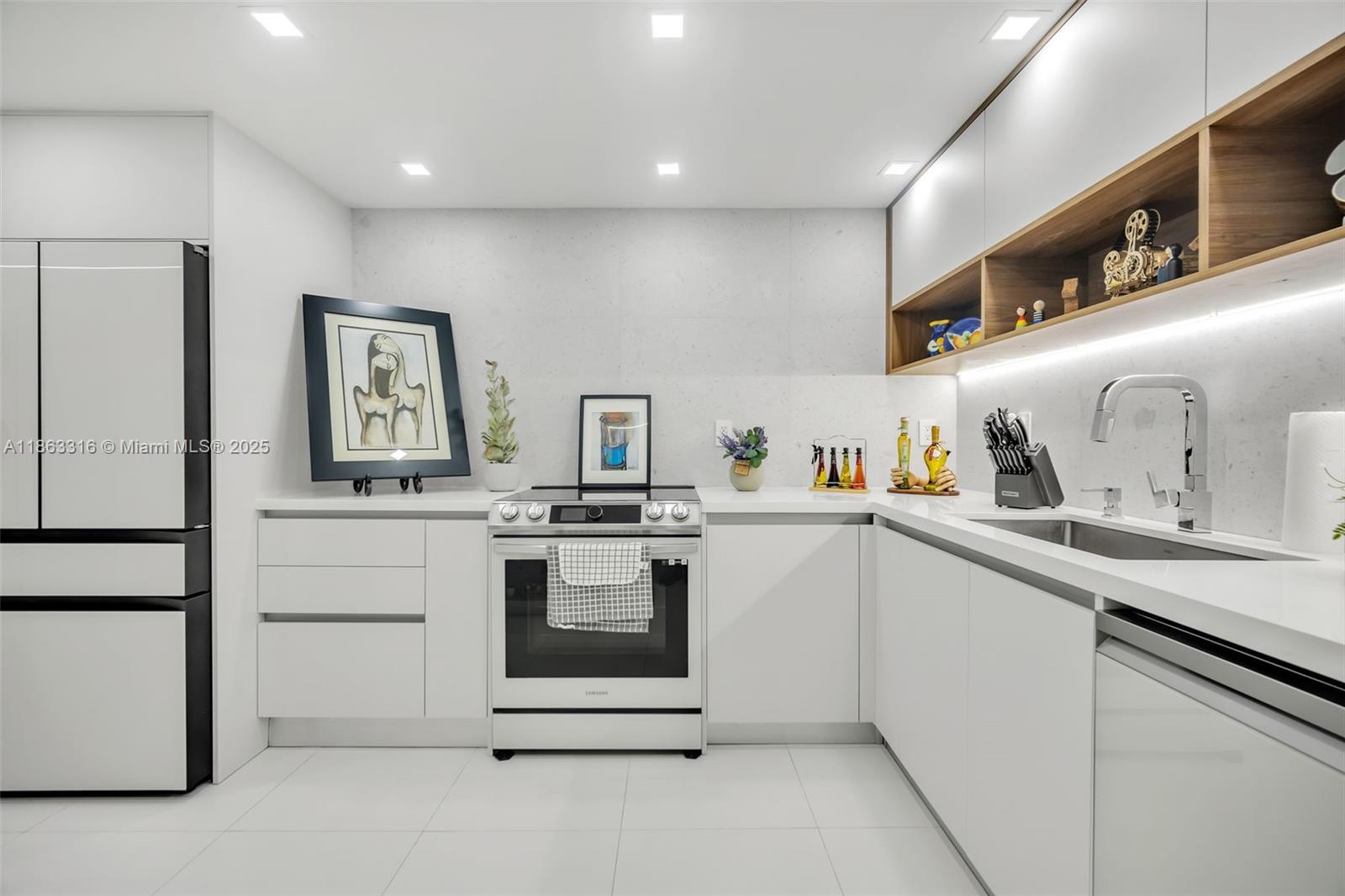 BOSTON PLAZA CONDO - Residential