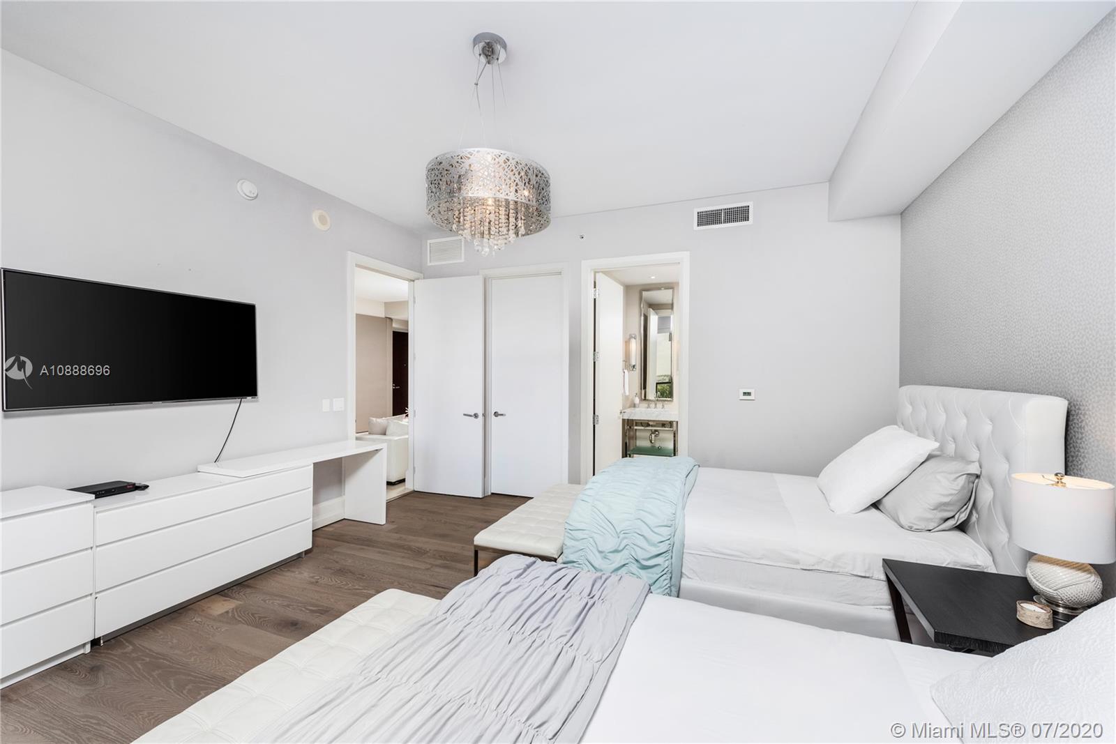 BAL HARBOUR NORTH SOUTH C - Residential