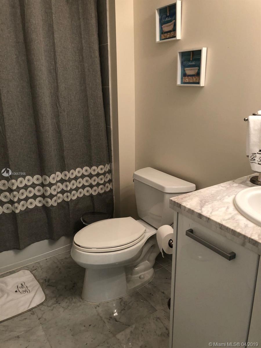 VIZCAYNE NORTH CONDO - Residential Lease
