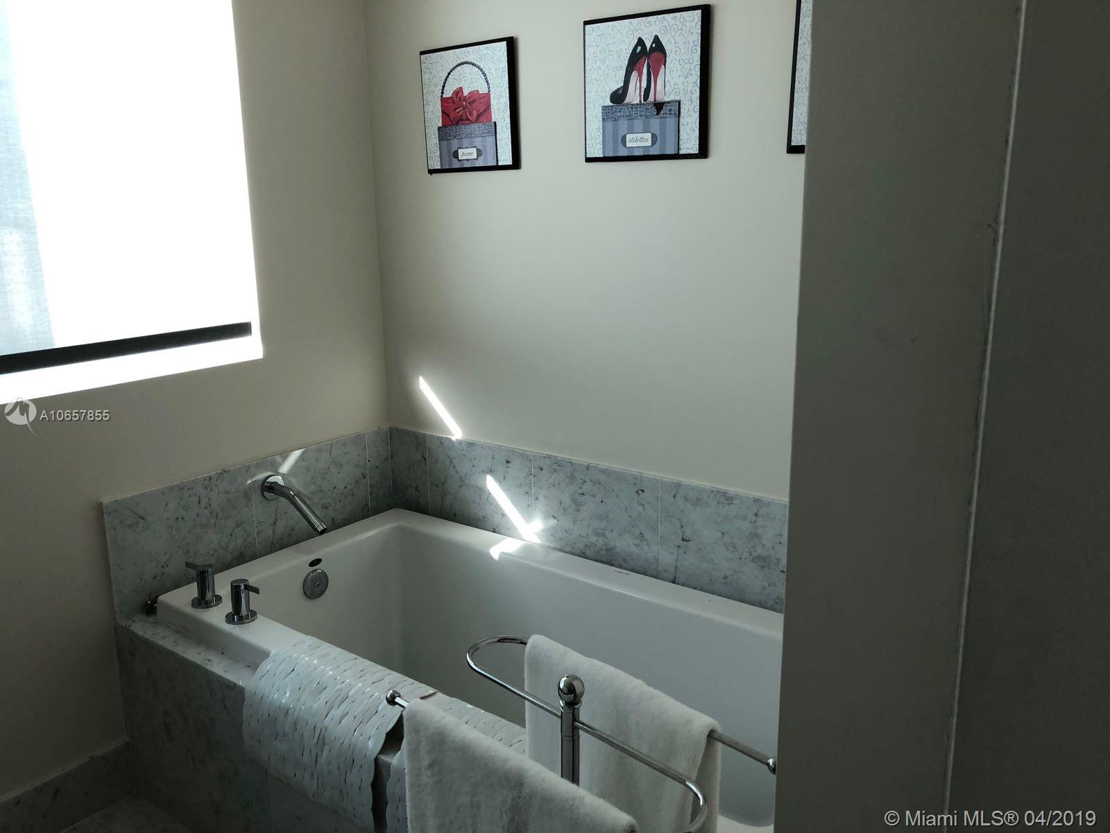 VIZCAYNE NORTH CONDO - Residential Lease