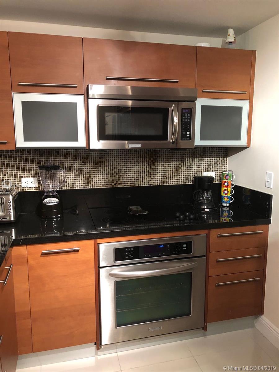 VIZCAYNE NORTH CONDO - Residential Lease