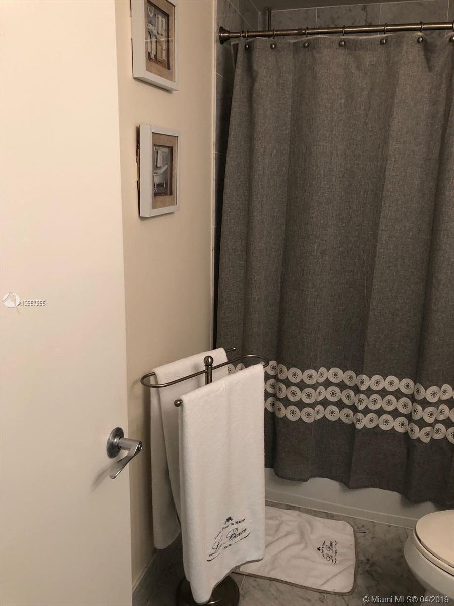 VIZCAYNE NORTH CONDO - Residential Lease