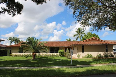 Photo of 16100 W Prestwick Pl, Miami Lakes, FL 33014 (MLS # A11886077)