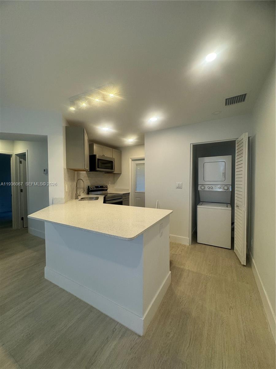 TOWN OF MODELO (DANIA) B- - Residential Income