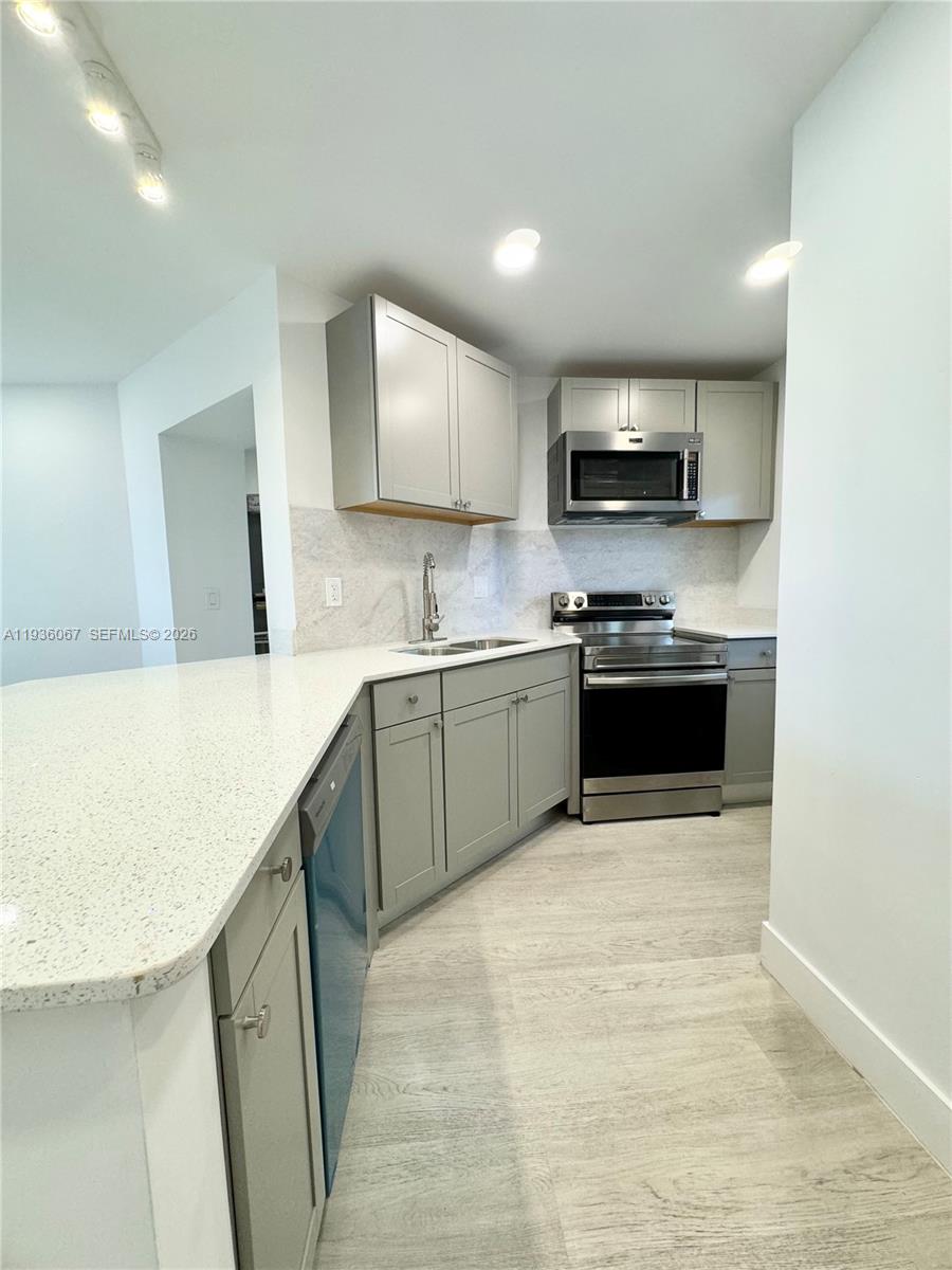 TOWN OF MODELO (DANIA) B- - Residential Income