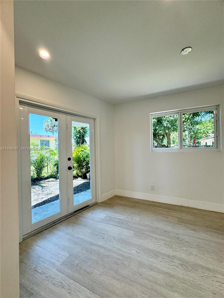 TOWN OF MODELO (DANIA) B- - Residential Income