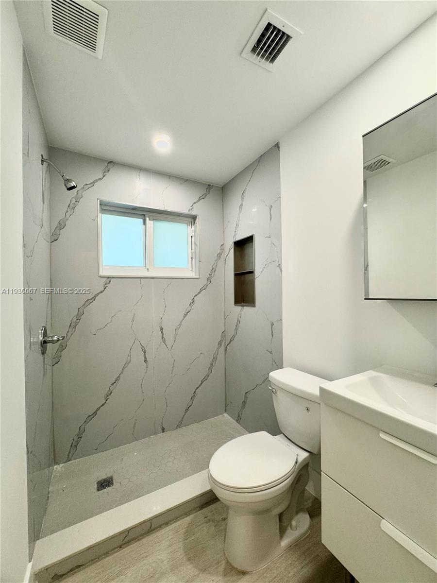 TOWN OF MODELO (DANIA) B- - Residential Income