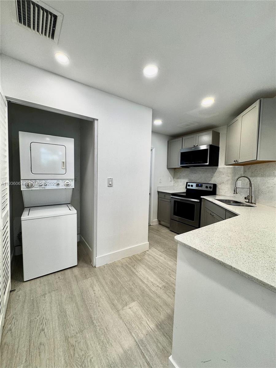 TOWN OF MODELO (DANIA) B- - Residential Income