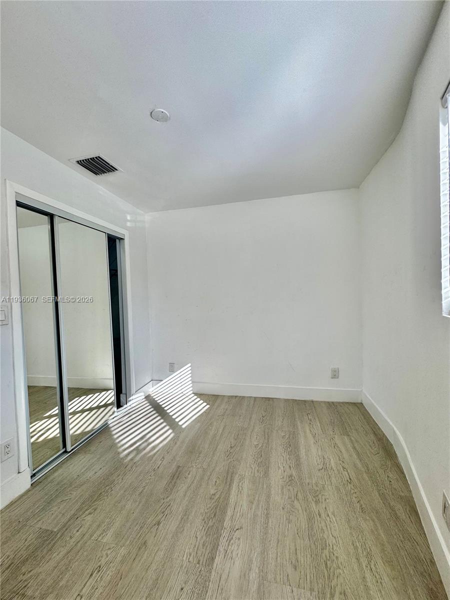 TOWN OF MODELO (DANIA) B- - Residential Income