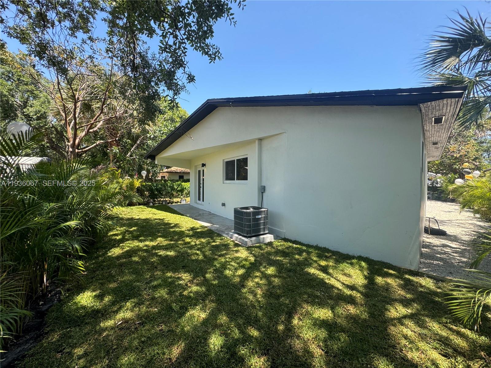 TOWN OF MODELO (DANIA) B- - Residential Income